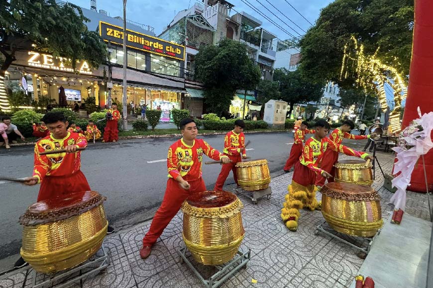 Thuê Múa Trống Hội