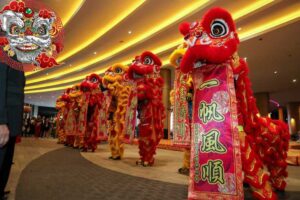 Thuê múa lân khai trương Hoàn Kiếm